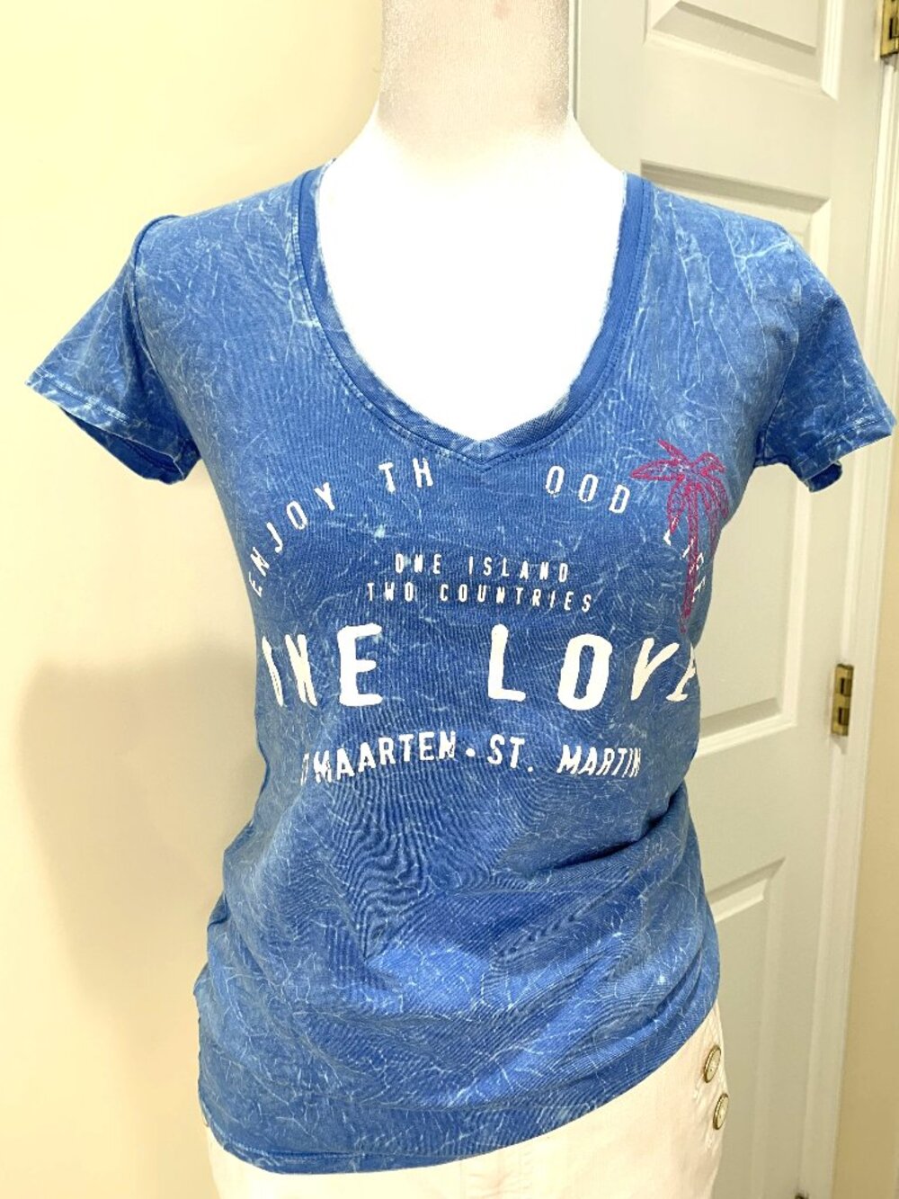 Women Graphic T-shirt Blue Short Sleeves V-Neck Beach Vibe Size S